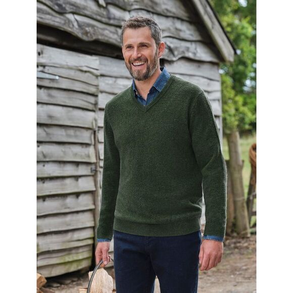 WoolOvers Mens Lambswool V Neck Sweater / Pine